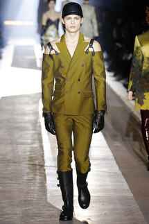 Moschino FALL 2018 MENSWEAR Milan MFW коллекция Moschino осень 2018 мужская неделя моды в Милане Mainstyles